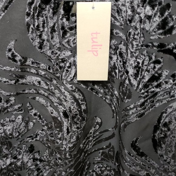 Tulip NWT Gorgeous Burn Out Flouncy Side Tunic - Picture 4 of 5